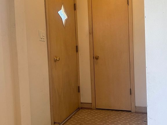 3rd image of 4604 N Ozark Ave