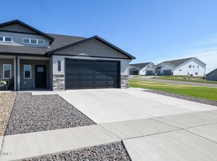 5612 Titanium Dr, Bismarck, ND 58503