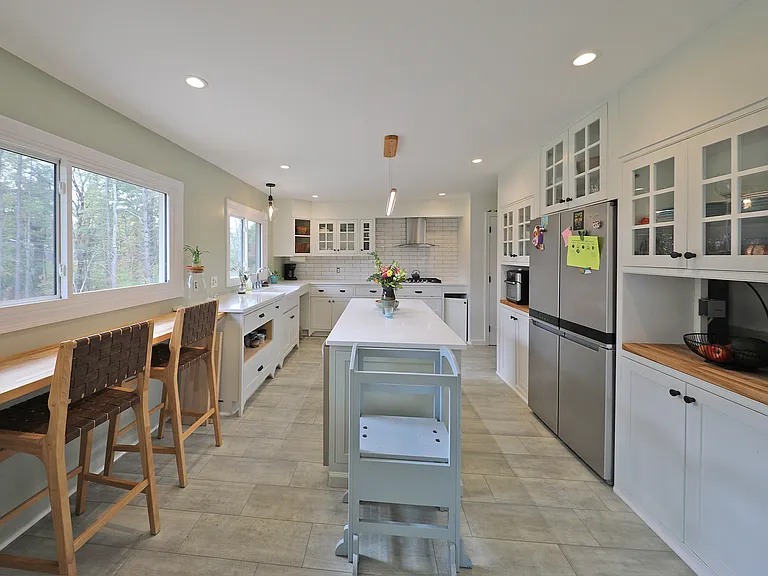 11 Old Barn Rd — Photo 5