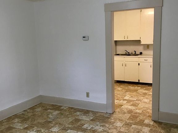 4th image of 202 E Bell Ave