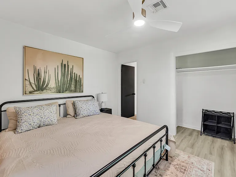 4828 S Madison Ave — Photo 13