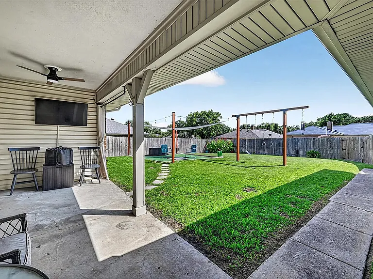 2226 Carmel Dr — Photo 27