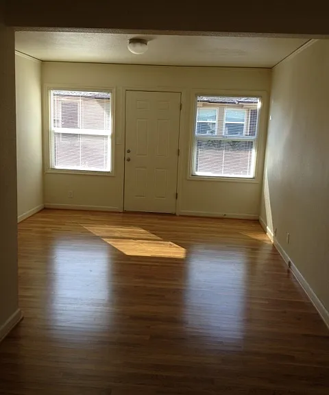 6535 N Greeley Ave — Photo 14