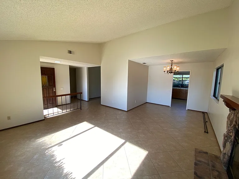 1817 Klamath River Dr — Photo 7