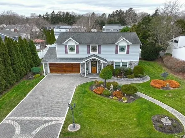 8 Brookstan Road, Nesconset, NY 11767