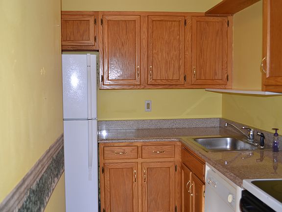 4th image of 203 Covington Green Ln