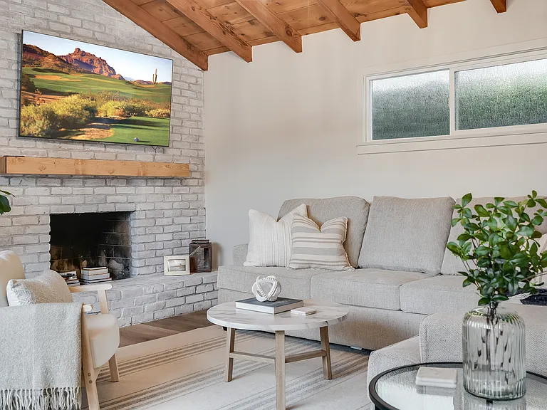 325 W Avenida Palizada — Photo 6
