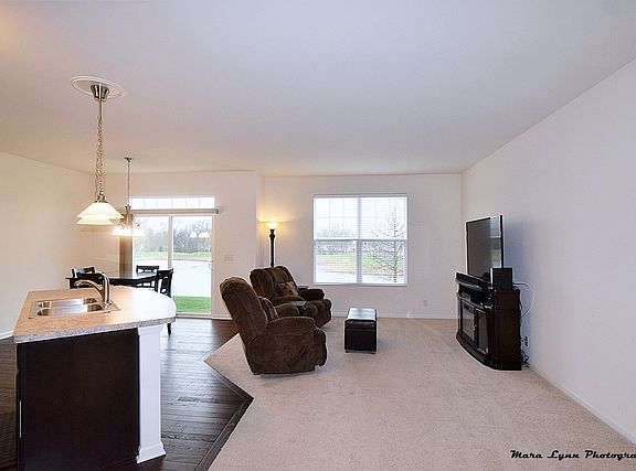 3rd image of 6N338 Whitmore Cir Unit E