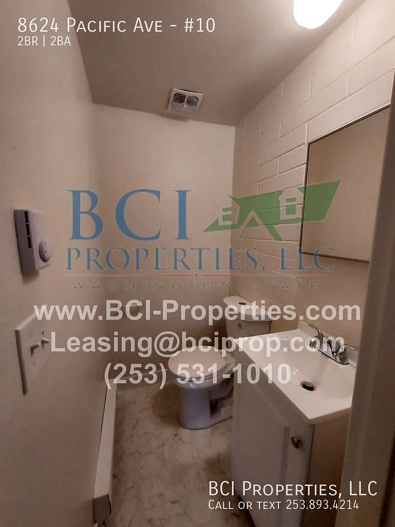 Beautiful, Remodeled 2 Bedroom Townhome Available Now! — Photo 3