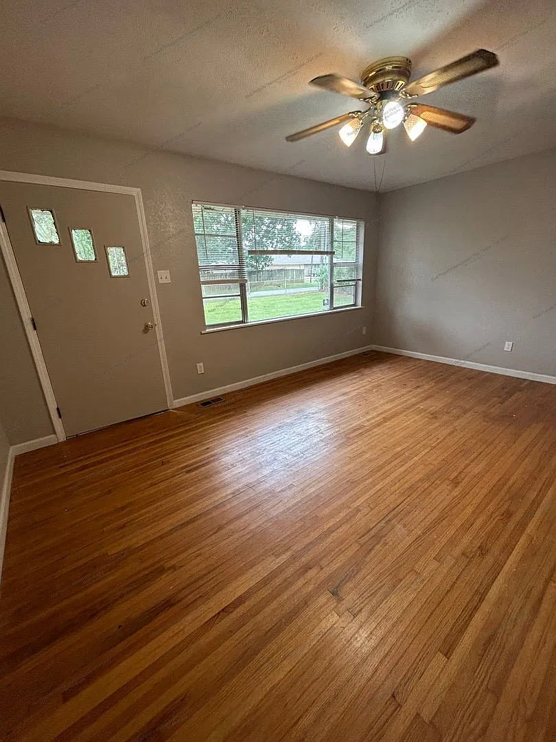 3 bed, 2.0 bath, 1284 sqft, $1,500 — Photo 3
