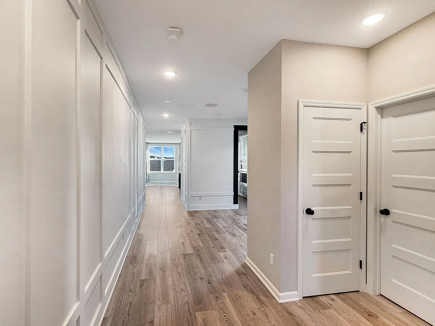 4 bed, 3.0 bath, 3213 sqft, $3,350 — Photo 4