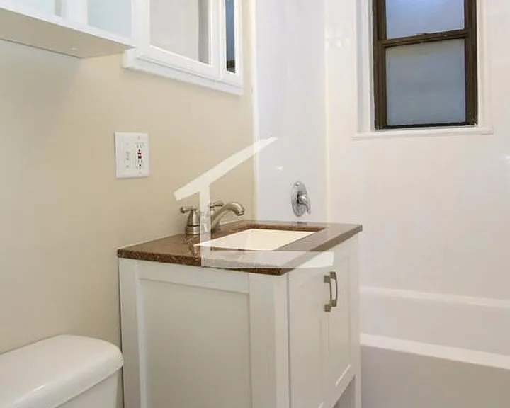 20 Burbank St #14 — Photo 4