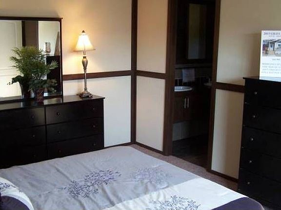 Master w/Sheet Rock Walls