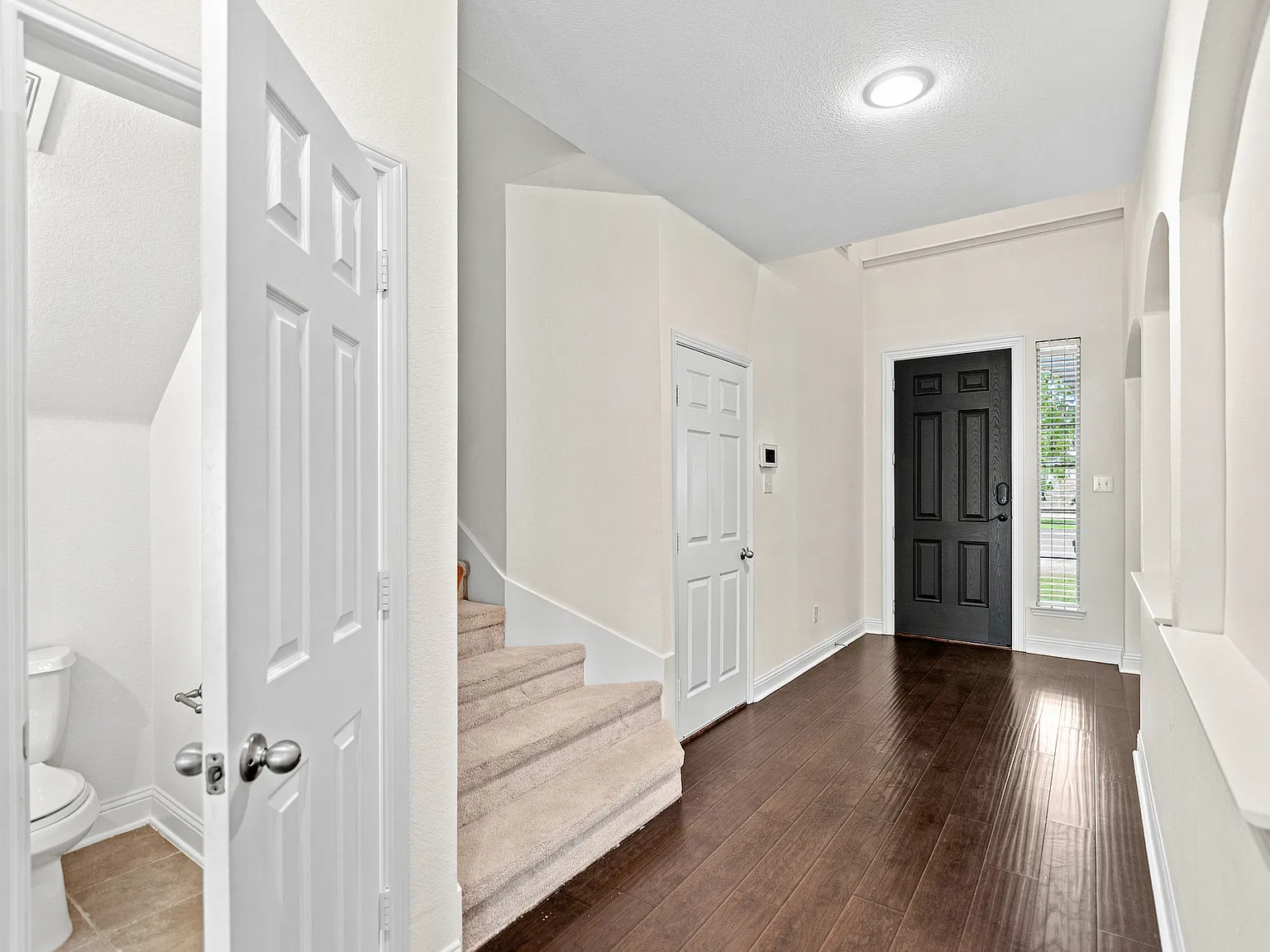 4 bed, 2595 sqft, $2,600 — Photo 3