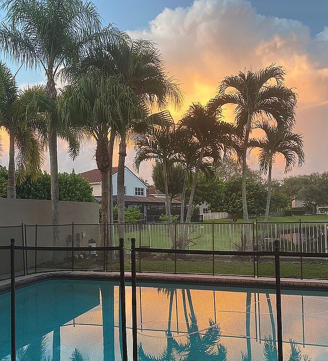 2nd image of 6620 NW 75th Pl