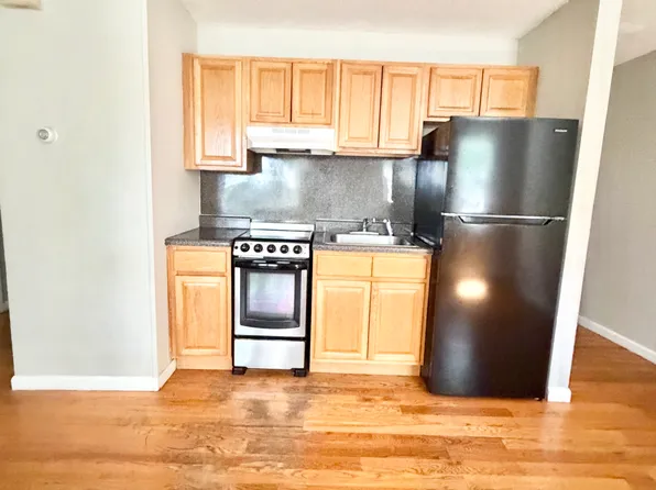 239 Fitch St, New Haven, CT