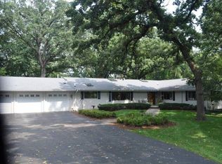 35W416 Chateau Dr W, West Dundee, IL 60118