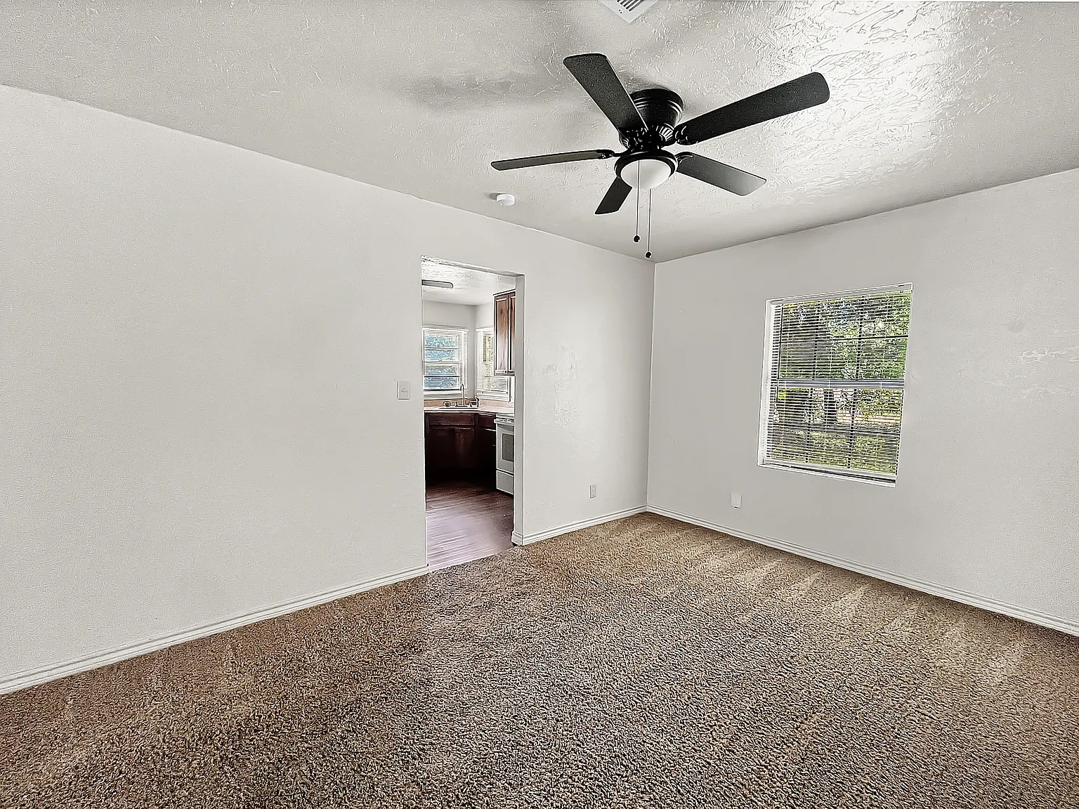 1907 Northwest Lindy Avenue - 1 — Photo 3