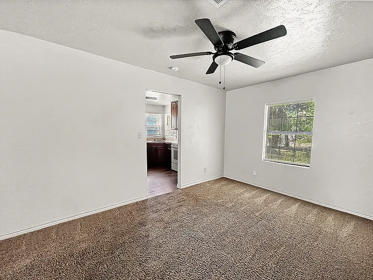 1907 NW Lindy Ave — Photo 3