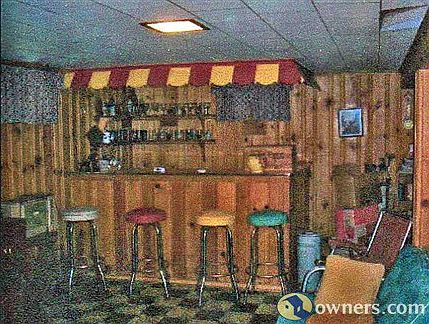 BUILT IN BAR -FINISHED BASEMENT