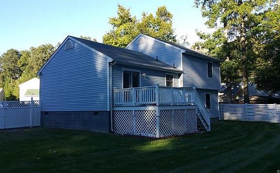 3rd image of 1530 Autumn Dr