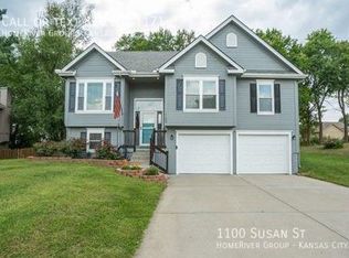 1100 Susan St, Kearney, MO 64060