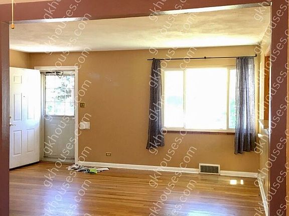 4th image of 2695 S Garfield Cir