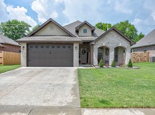 1504 Leah St, Gentry, AR 72734