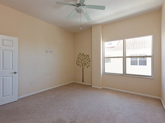 5th image of 267 Middle Way Unit D