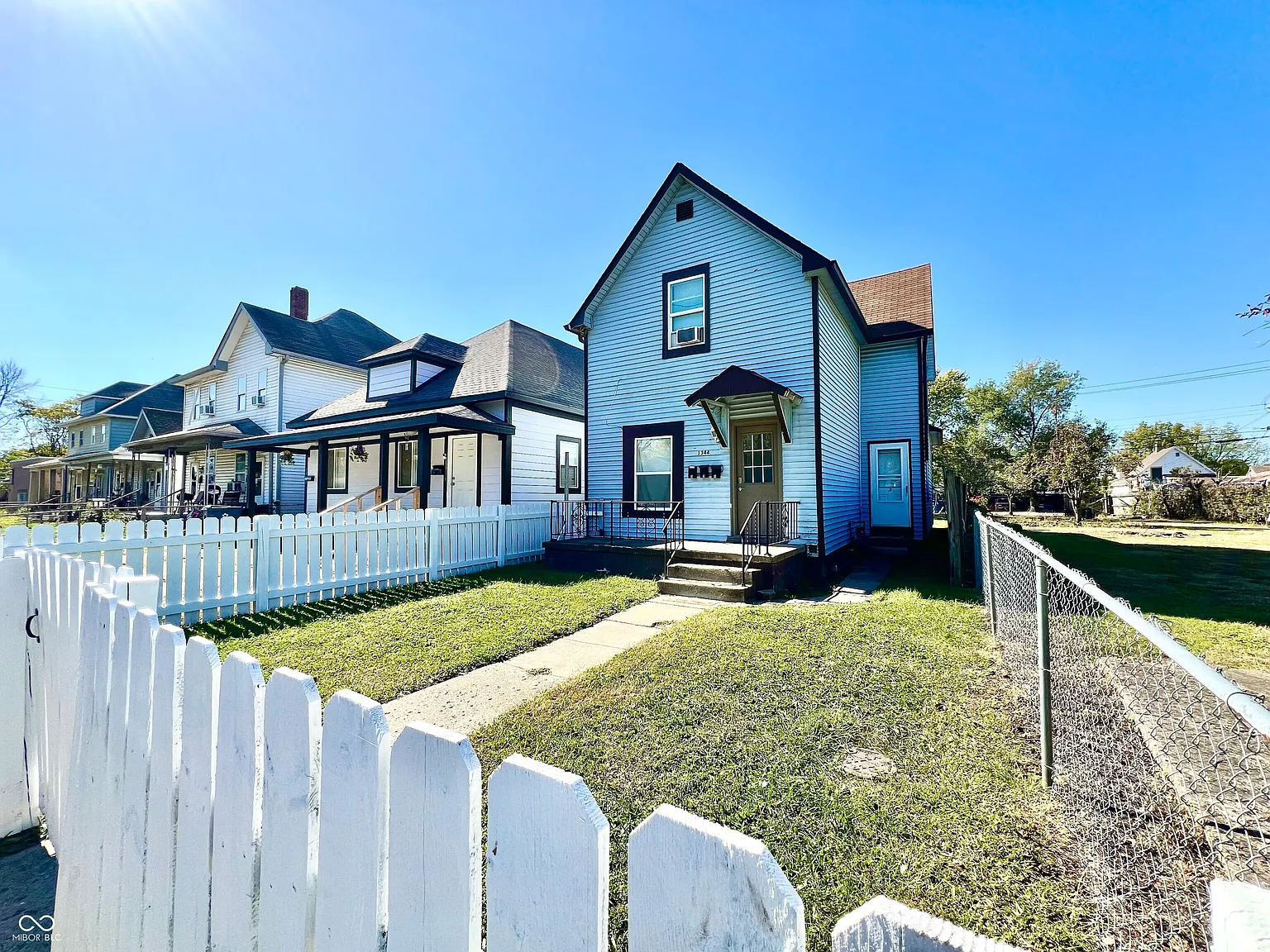 1344 S Belmont Ave photo 1