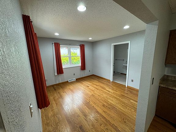 5th image of 2305 Crissy Dr
