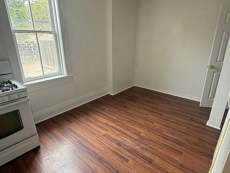 611 W Colorado Ave — Photo 12