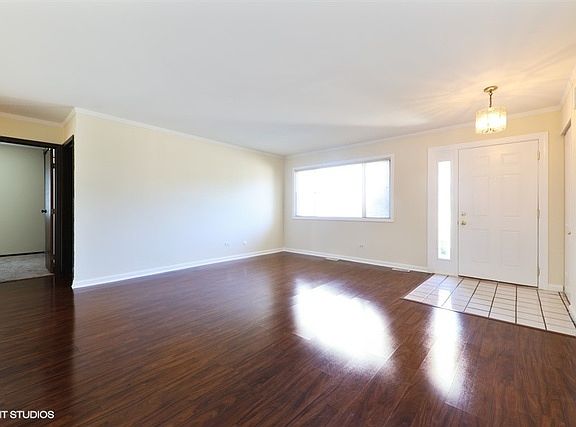 2nd image of 6661 Foxtree Ave
