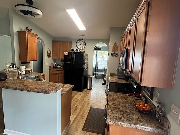 5th image of 220 Devonbrook Pl.