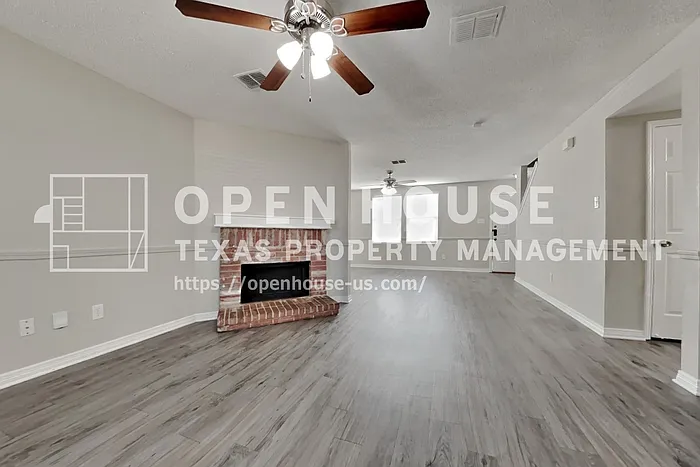 3 bed, 2.5 bath, 2166 sqft, $2,540 — Photo 3