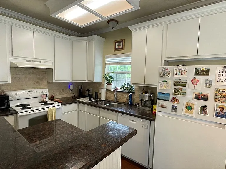 3689 Holick Ln — Photo 5