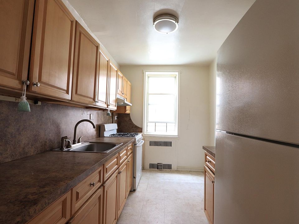 1st image of 1769 E 12th St #1K