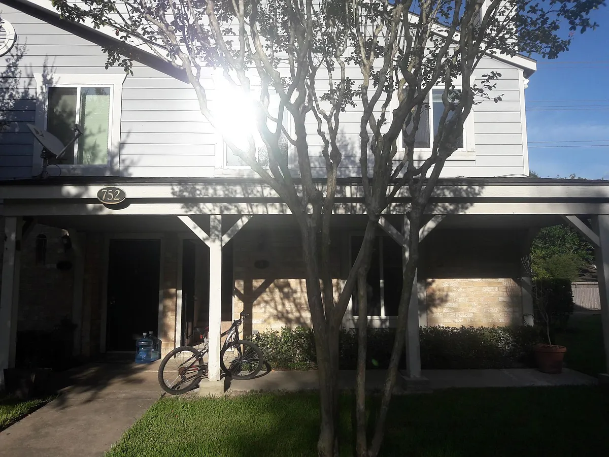FRONT DOOR - 752 Memorial Mews St #B