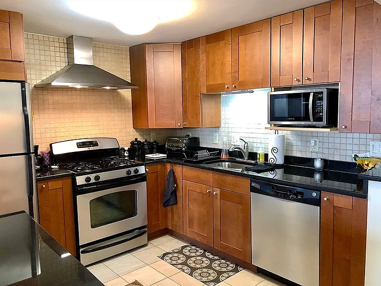 9 Hawthorne Pl #6O — Photo 7