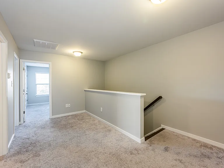 8023 Ellendale Dr — Photo 11