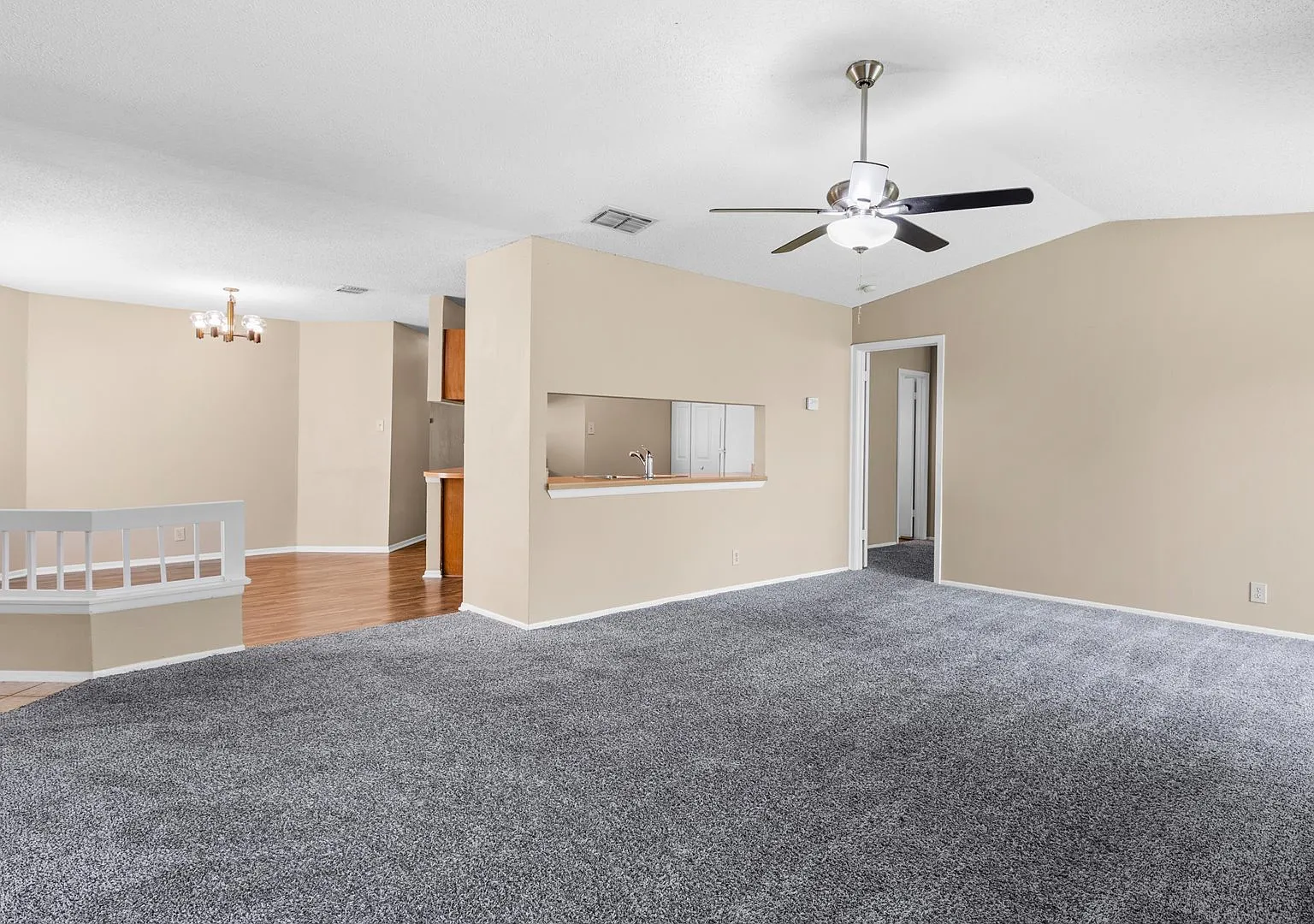 3 bed, 1268 sqft, $1,445 — Photo 4