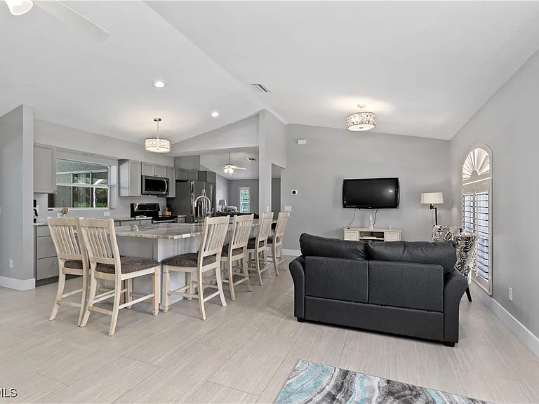 3425 SE 4th Ave — Photo 31