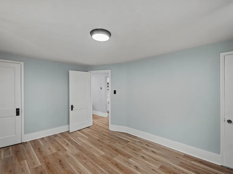 1010 Hampshire Ave #2 — Photo 8