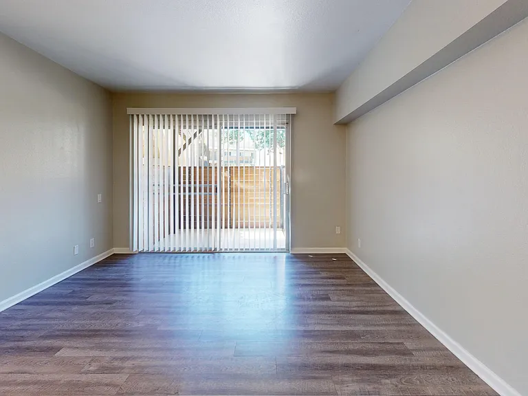 Charter Oaks Apartments — Photo 29