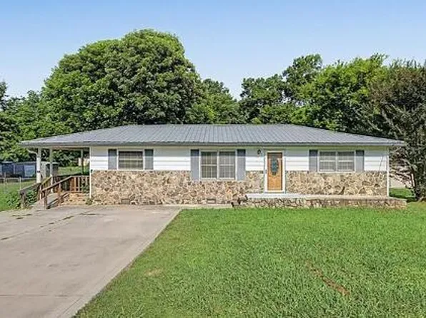 99 Meadow Ln, Ringgold, GA 30736