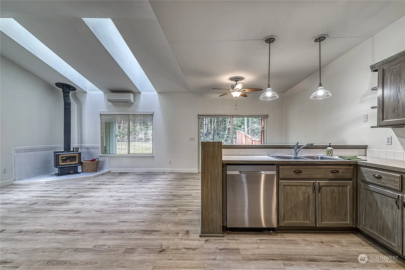 14104 95th Avenue NW photo 1
