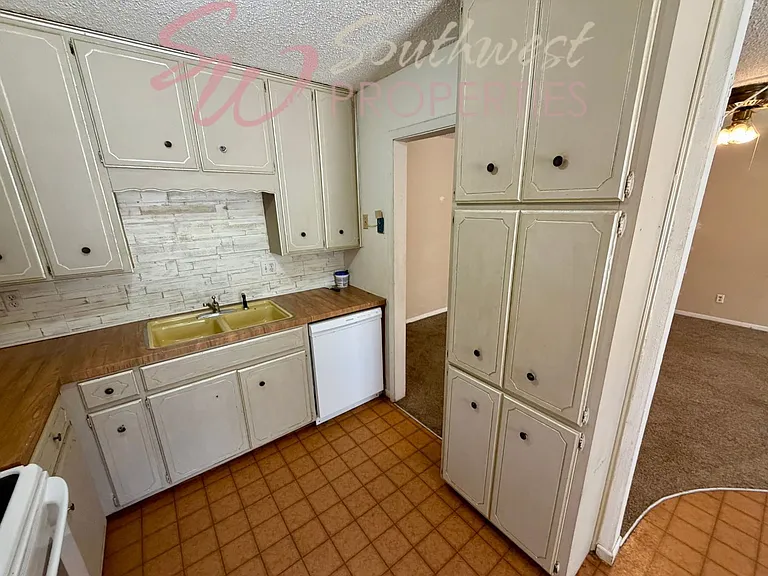 1363 W McNeill St #D — Photo 8