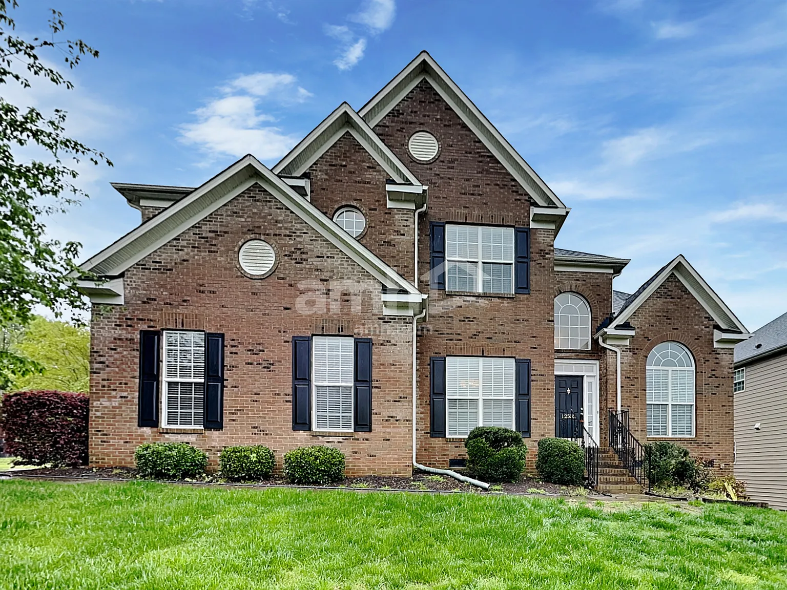 5 bed, 3.0 bath, 2982 sqft, $3,085 — Photo 1