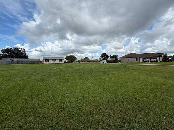 5th image of 265 Ranchland Trce