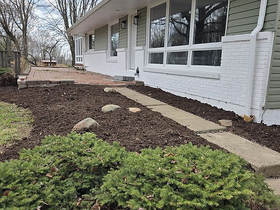 5th image of 2612 Graceland Rd